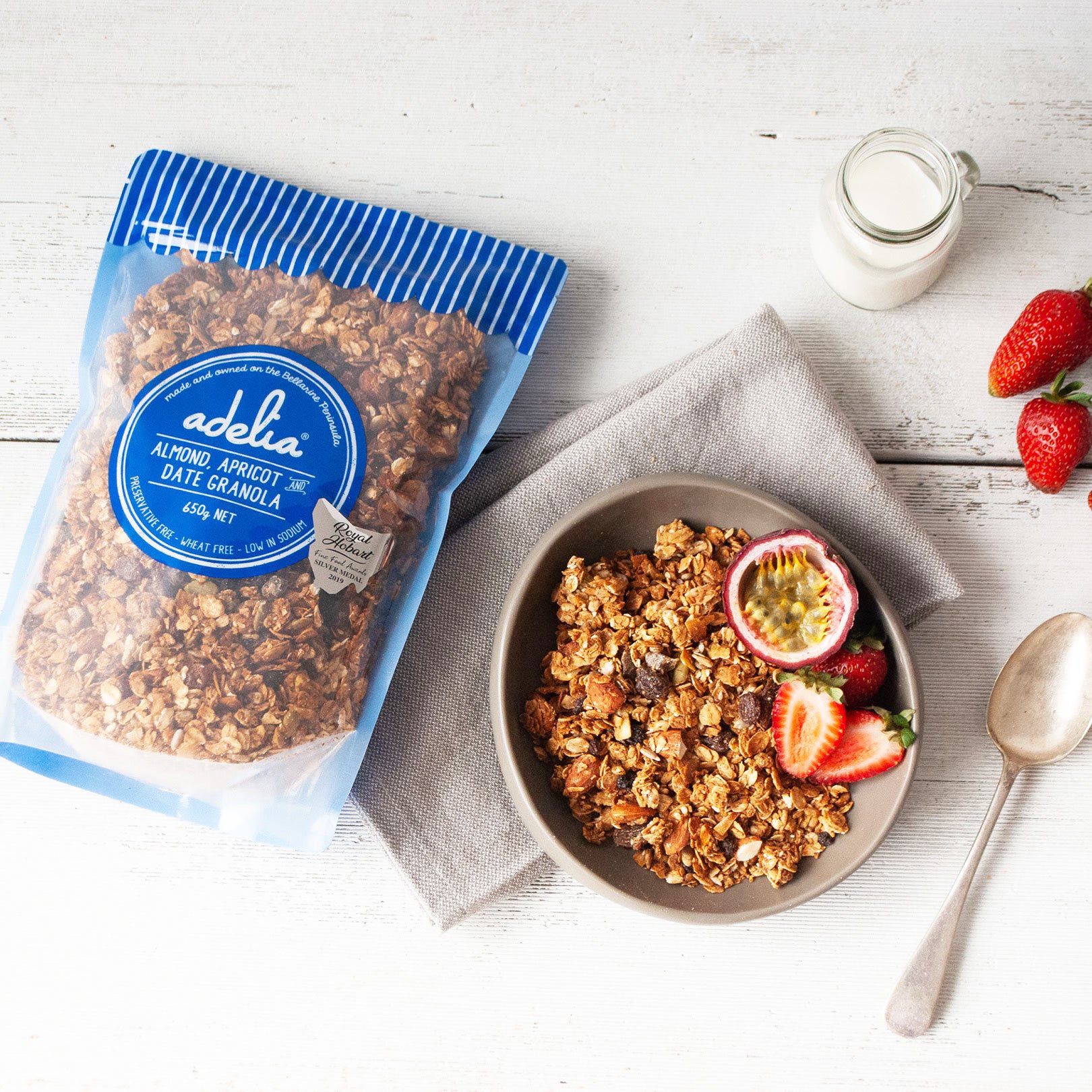 Adelia Almond, Apricot & Date Granola 650g